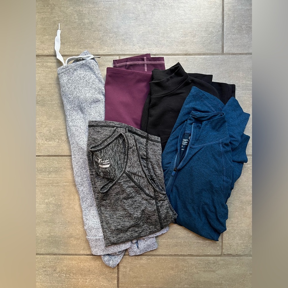 S/M Gap & Old Navy Maternity Activewear Lot